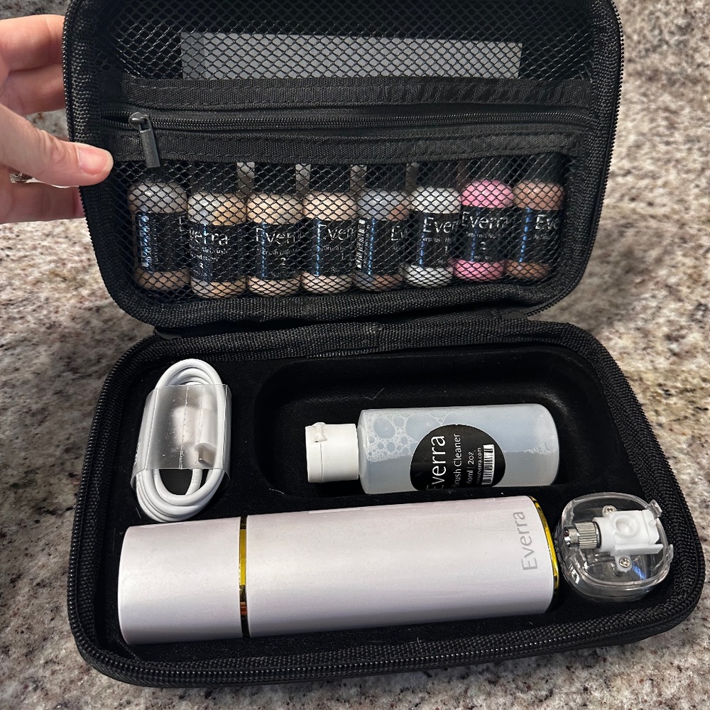 NEW Everra Airbrush Makeup System Including Colors